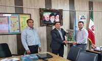 طی مراسمی به مناسبت ۲۷ اردیبهشت‌ماه، روز «روابط عمومی و ارتباطات» از روابط عمومی شبکه بهداشت و درمان شهرستان حاجی آباد تقدیر شد.